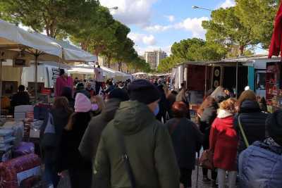 Bari, il mercato di Poggiofranco: da trent'anni di sabato mattina alla ricerca dell'affare